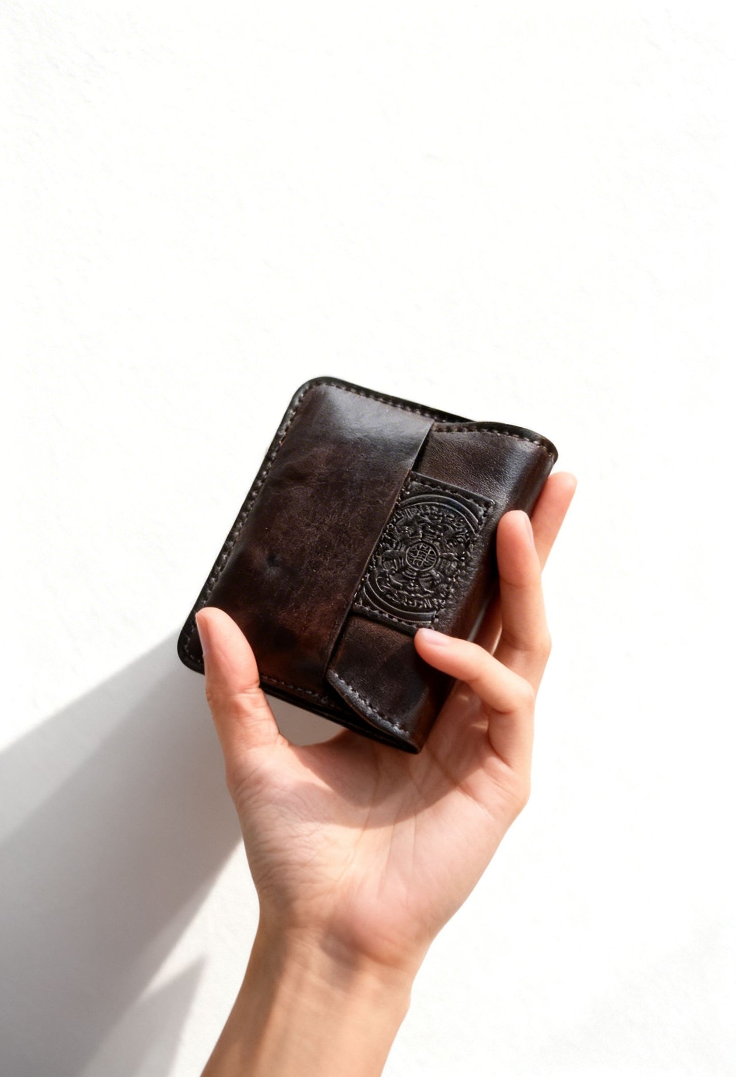 Handcrafted Wallet ArtisanFold — Vegetable-Tanned Top-Grain Leather - Premium Leather Texture Close-Up