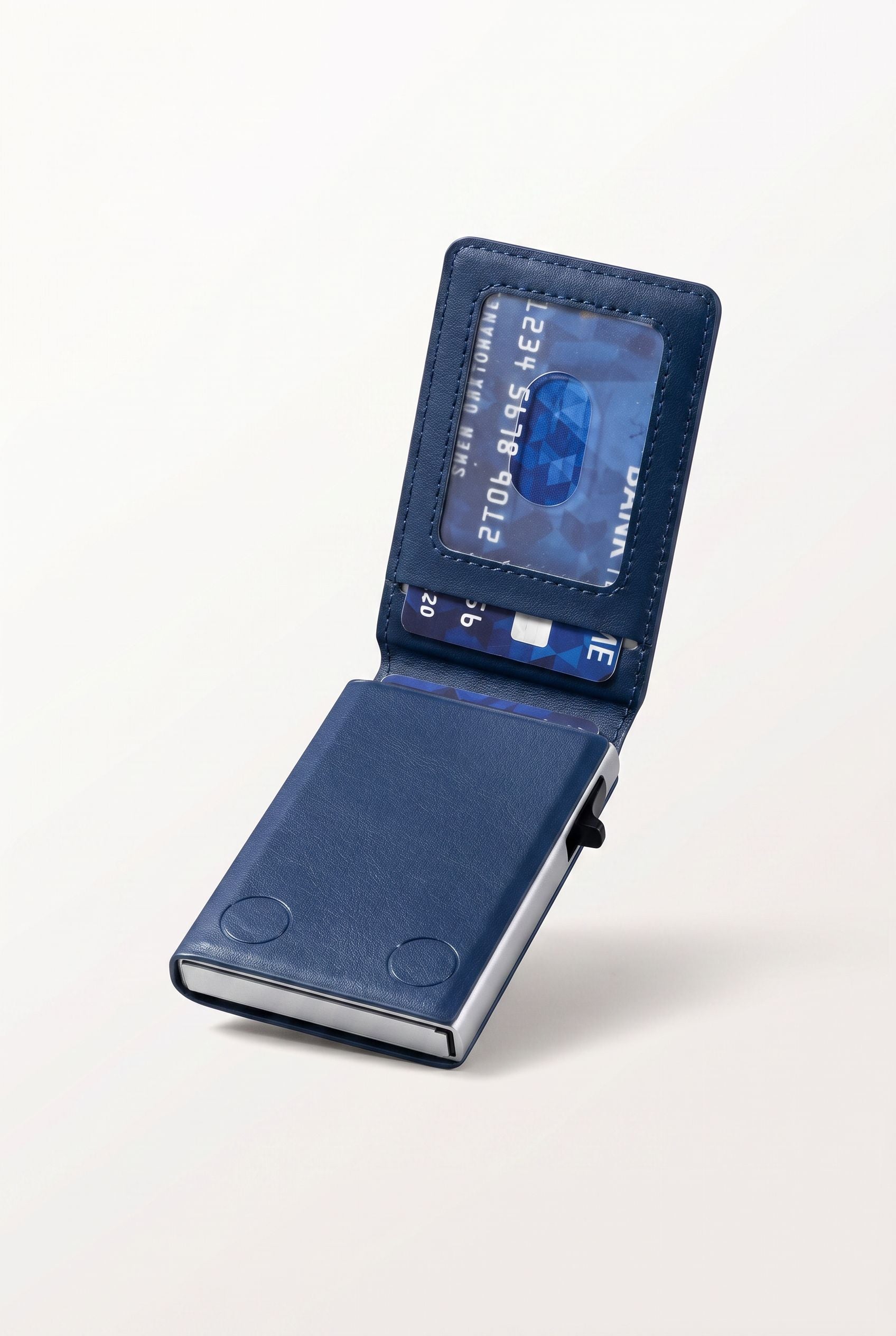 Menloft Card Holder MagVault Pop-Up – men's bag detail view | Durable & Stylish