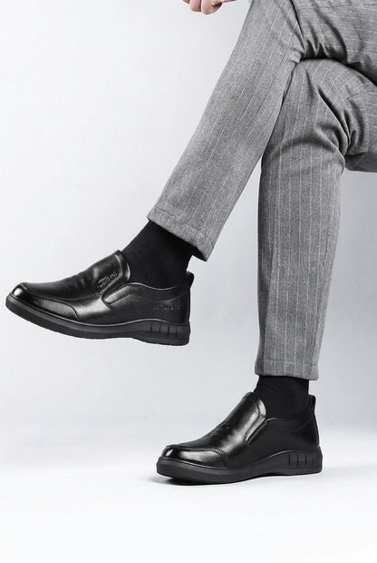 Classic Men's Leather Shoes New Black Soft Bottom Anti Slip and Breath Shoes Low-top Business Casual Loafers Formal Men's Shoes