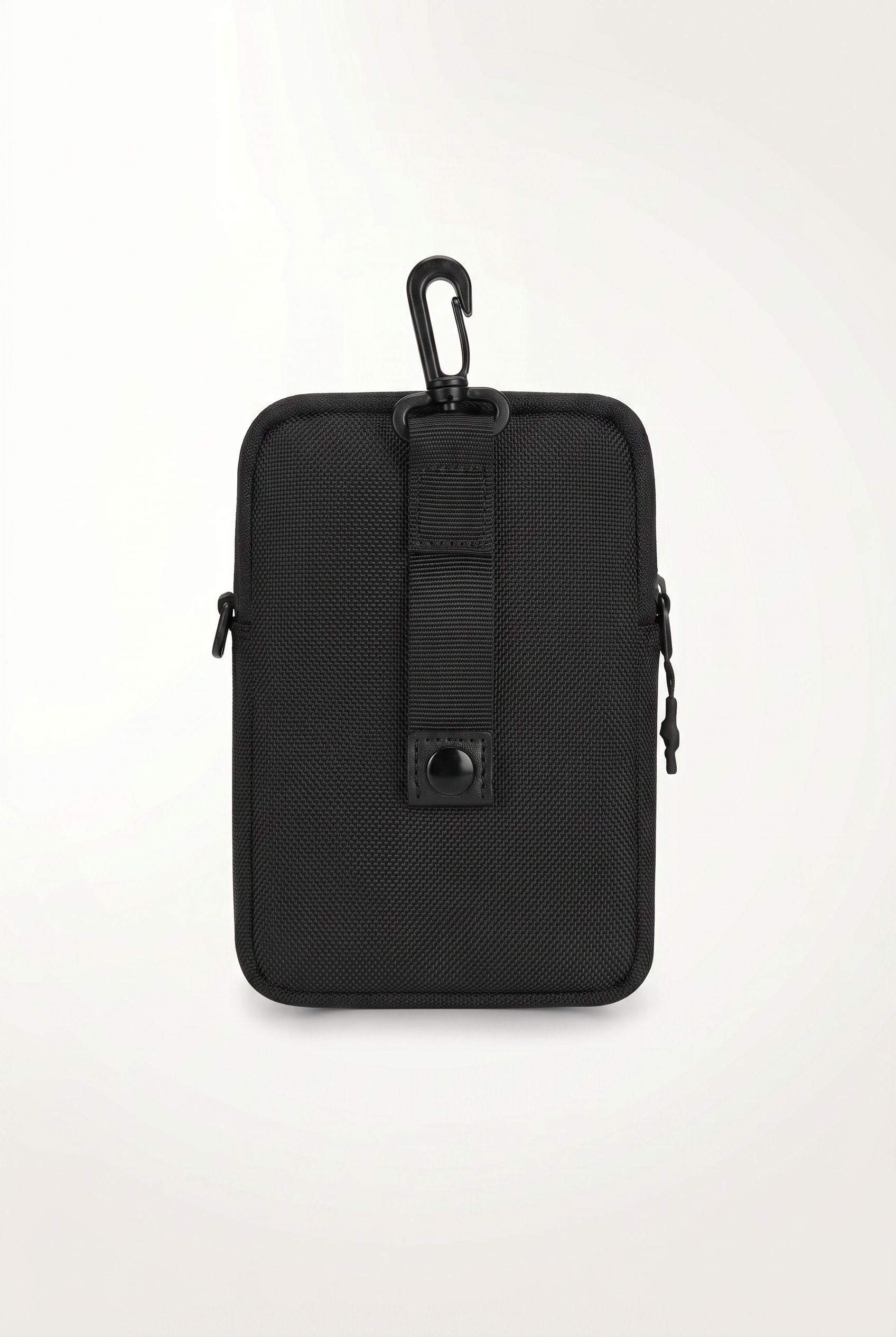 Menloft Crossbody NomadCore Cordura – men's bag lifestyle photo | Everyday carry