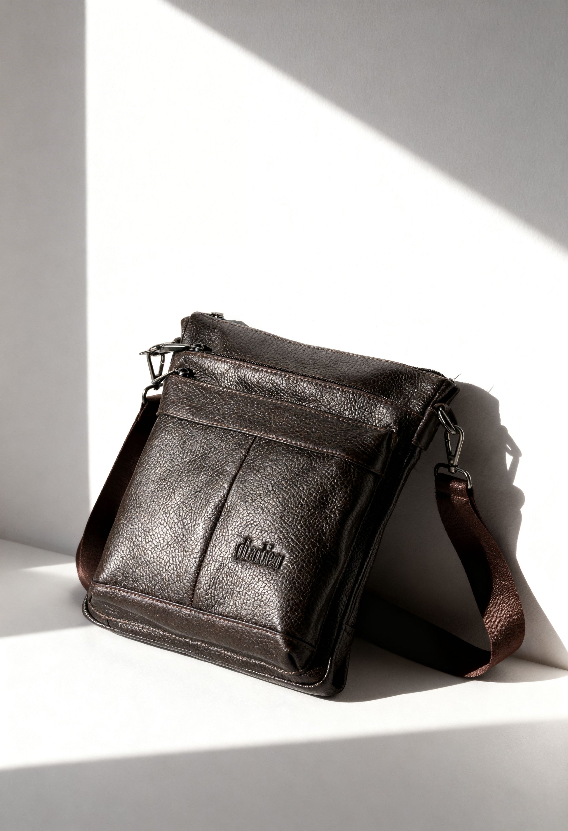 Mushongcan Investment - Men's Academy Genuine Leather Crossbody Bag, Business Daily Fashion Shoulder Bag, Student Multi-functional Large Capacity Book Zipper Chest Bag, Suitable for Office Commuting, School, and Travel