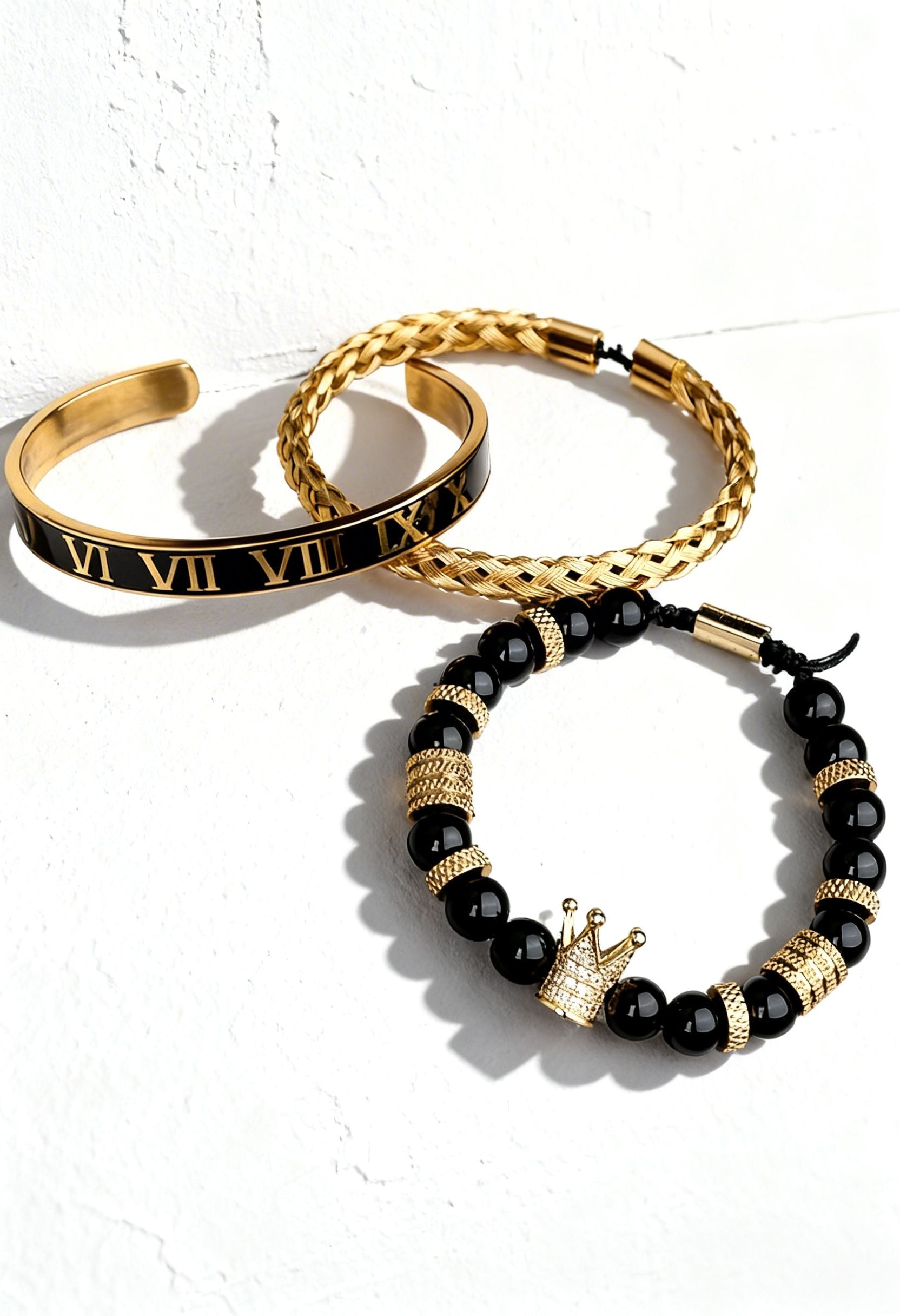 Luxury men's Roman crown charm bracelet made of stainless steel with natural tiger’s eye stone. Elegant masculine jewelry with royal crown design, perfect for modern men who appreciate premium accessories and timeless style.