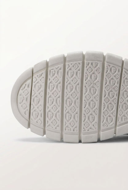New men's large-sized casual shoes - Fly-Weave mesh breathable sports shoes, lightweight and slip-resistant men's shoes