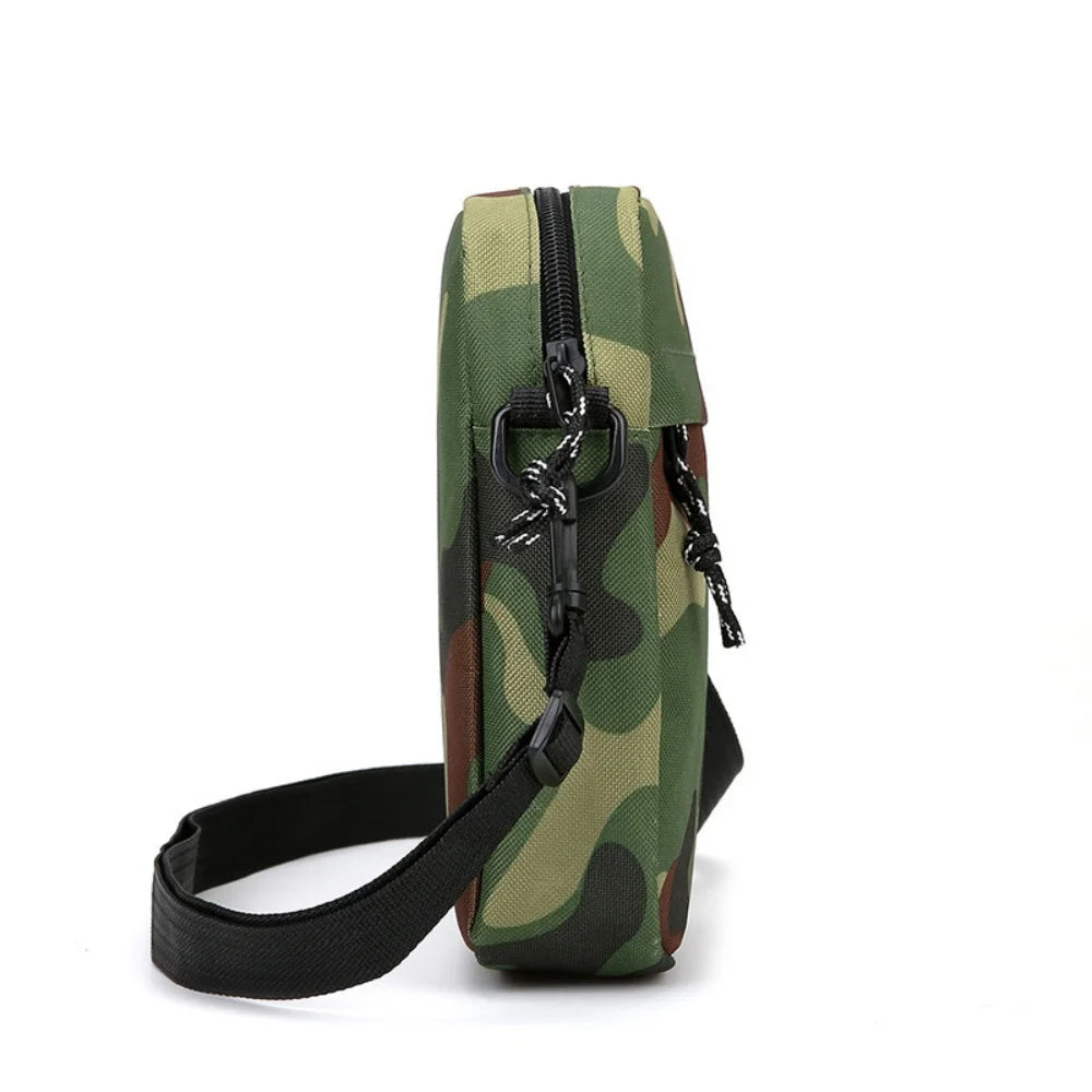 Herren Umhängetasche, kleine quadratische Nylon-Camouflage-Umhängetasche, minimalistisches Design, leicht, lässig, Reißverschluss, Kuriertasche