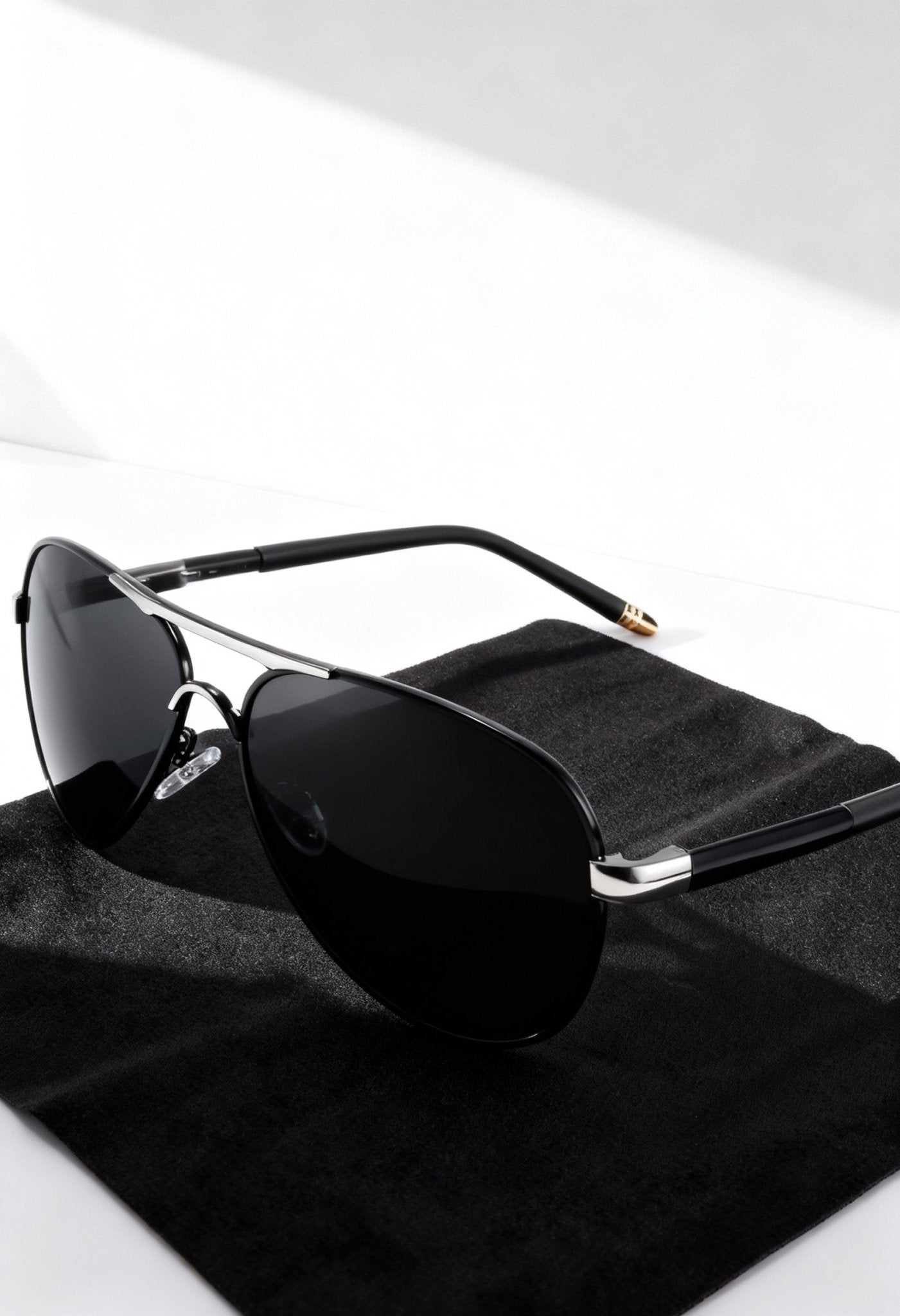 AOWEAR Men's Polarized Sunglasses - Elegant Protection - Menloft