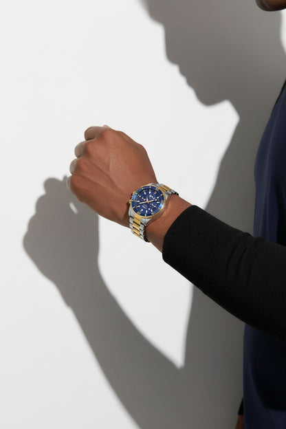 Sophisticated Stainless Steel Dive Watch - 43mm Chronograph