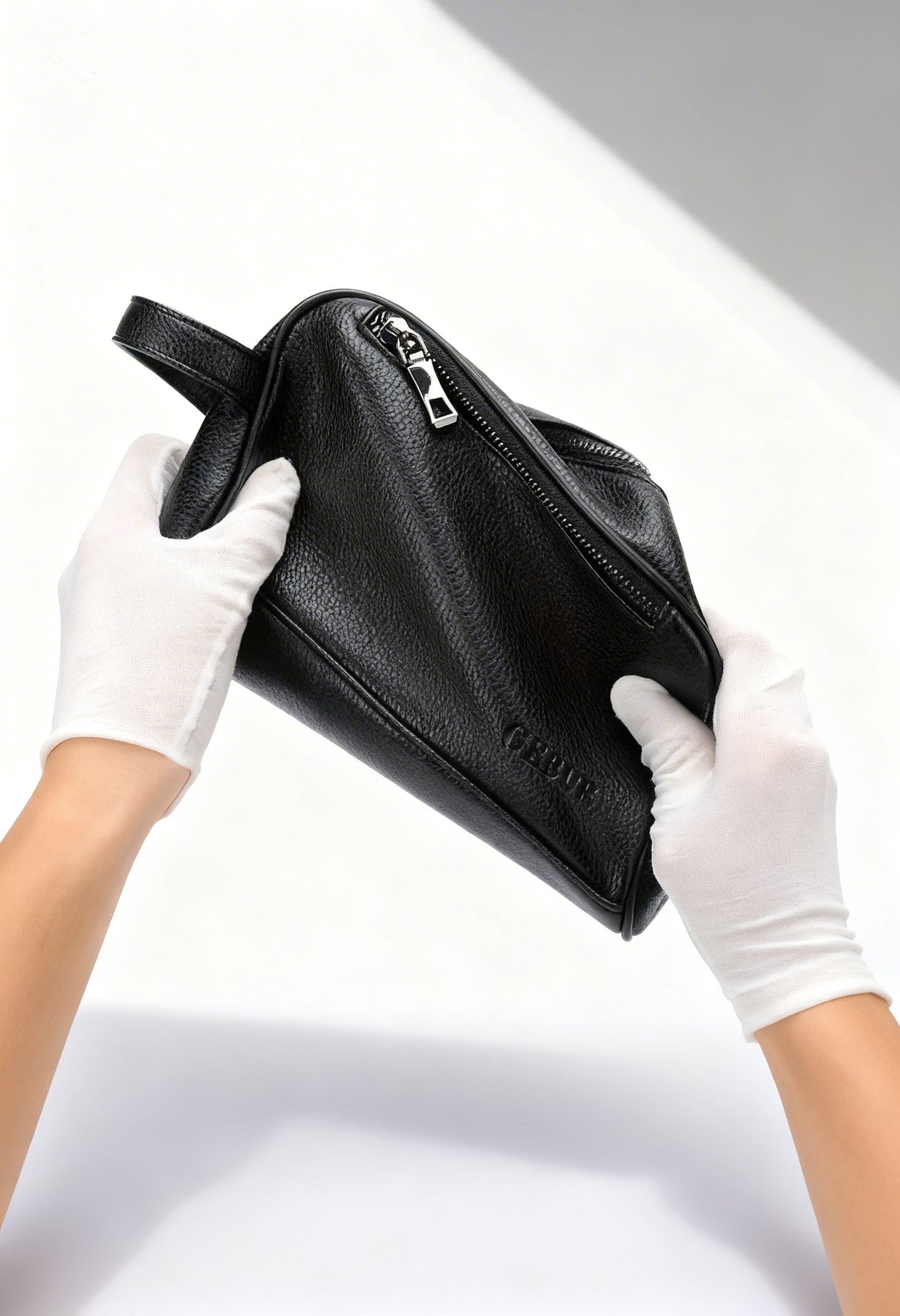 Crossbody Bag ZipCarry Urban — New Style Handbag for Business - Zipper and Hardware Close-Up