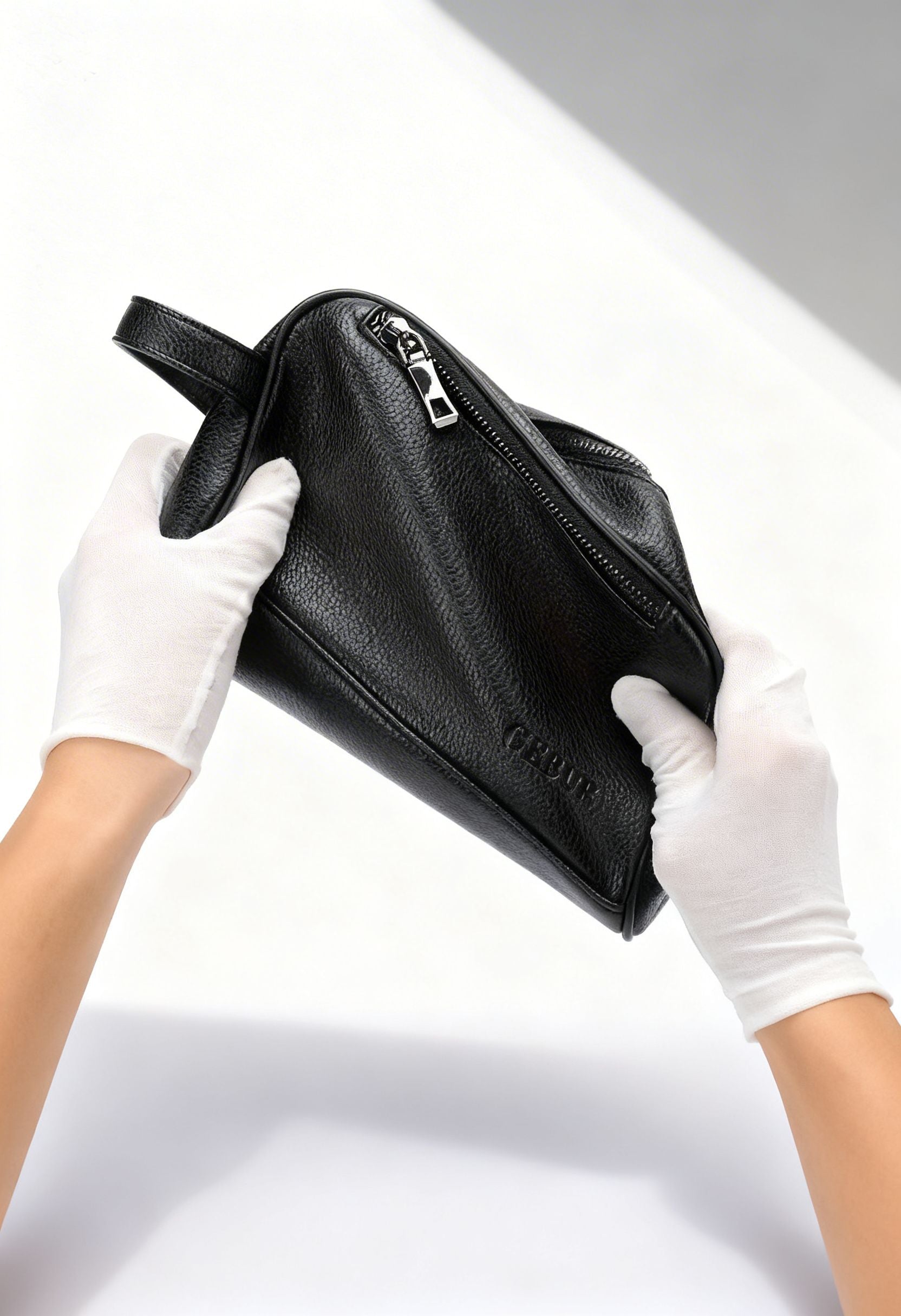 Crossbody Bag ZipCarry Urban — New Style Handbag for Business - Zipper and Hardware Close-Up