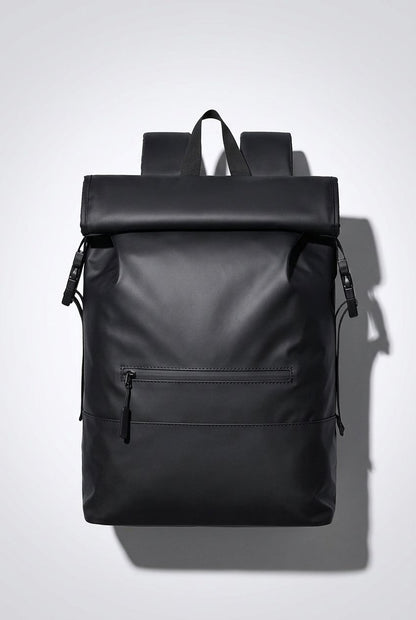 Mochila Roll-Top NordEdge em uso