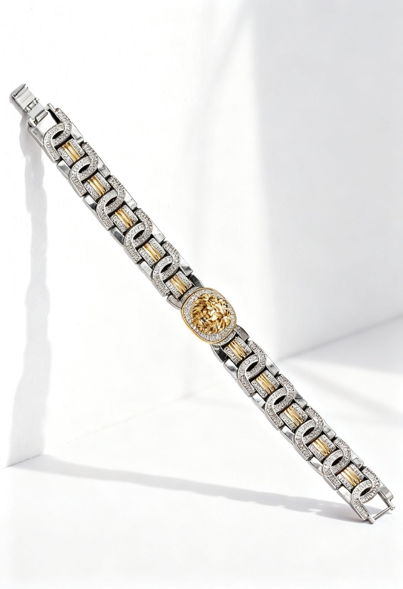 Majestic Lion Gold Bracelet - Vintage Elegance for Men - Menloft