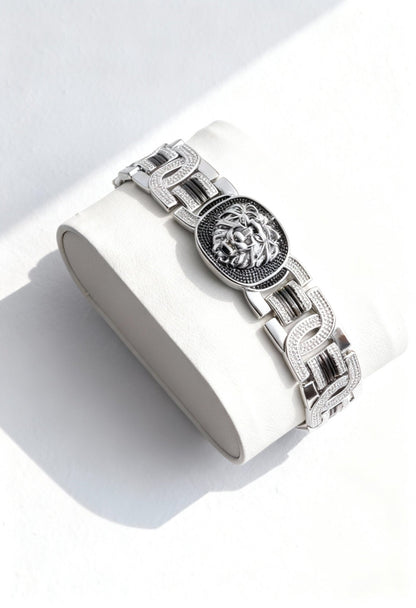 Majestic Lion Gold Bracelet - Vintage Elegance for Men - Menloft