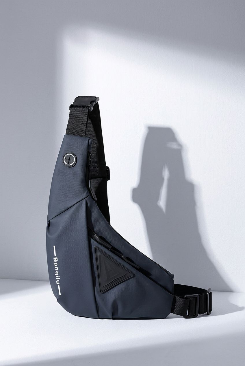 Detail of the secure zipper and anti-theft pocket on the Small Shoulder Crossbody Bag.