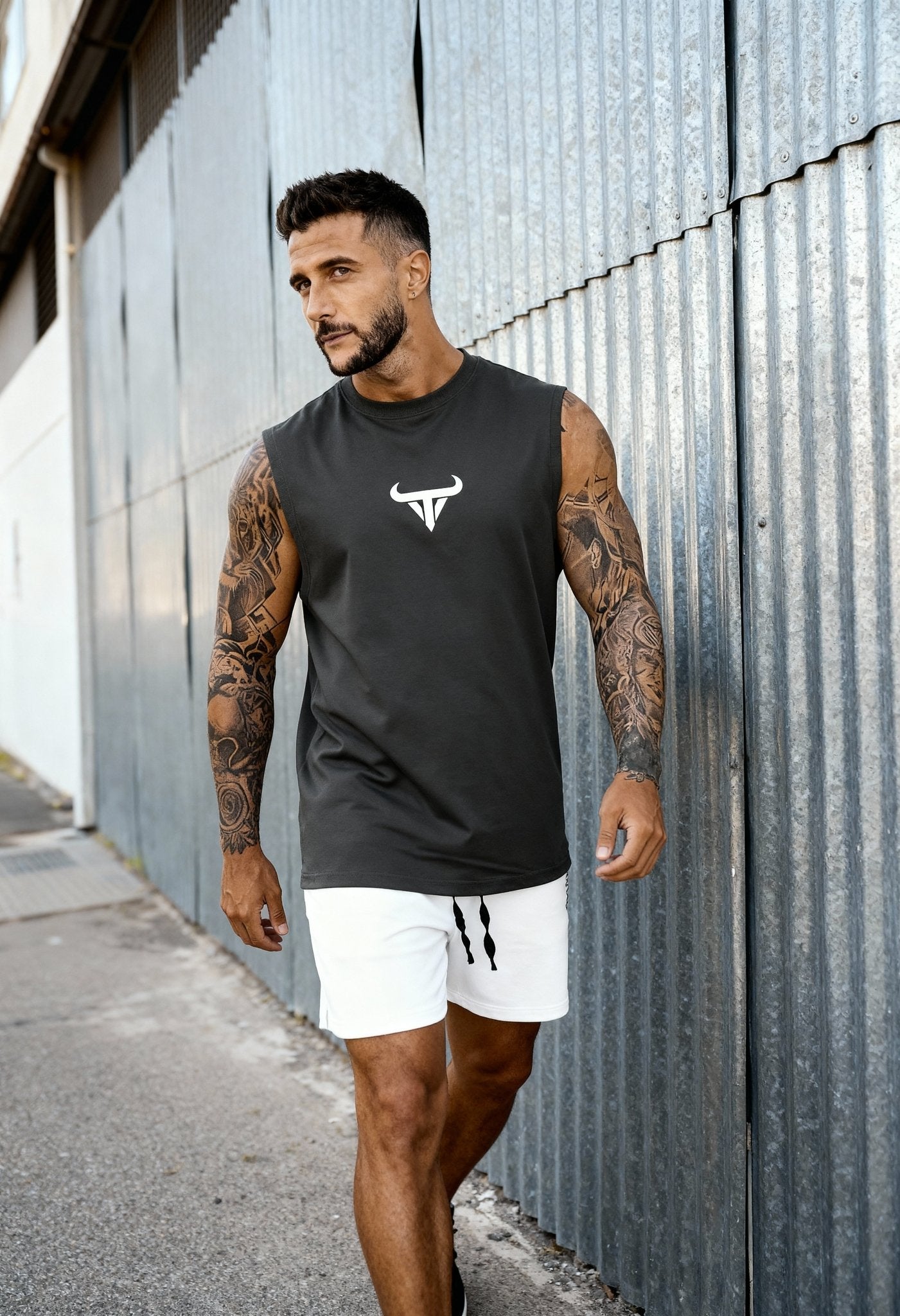 men’s sleeveless vest bull print detail Menloft